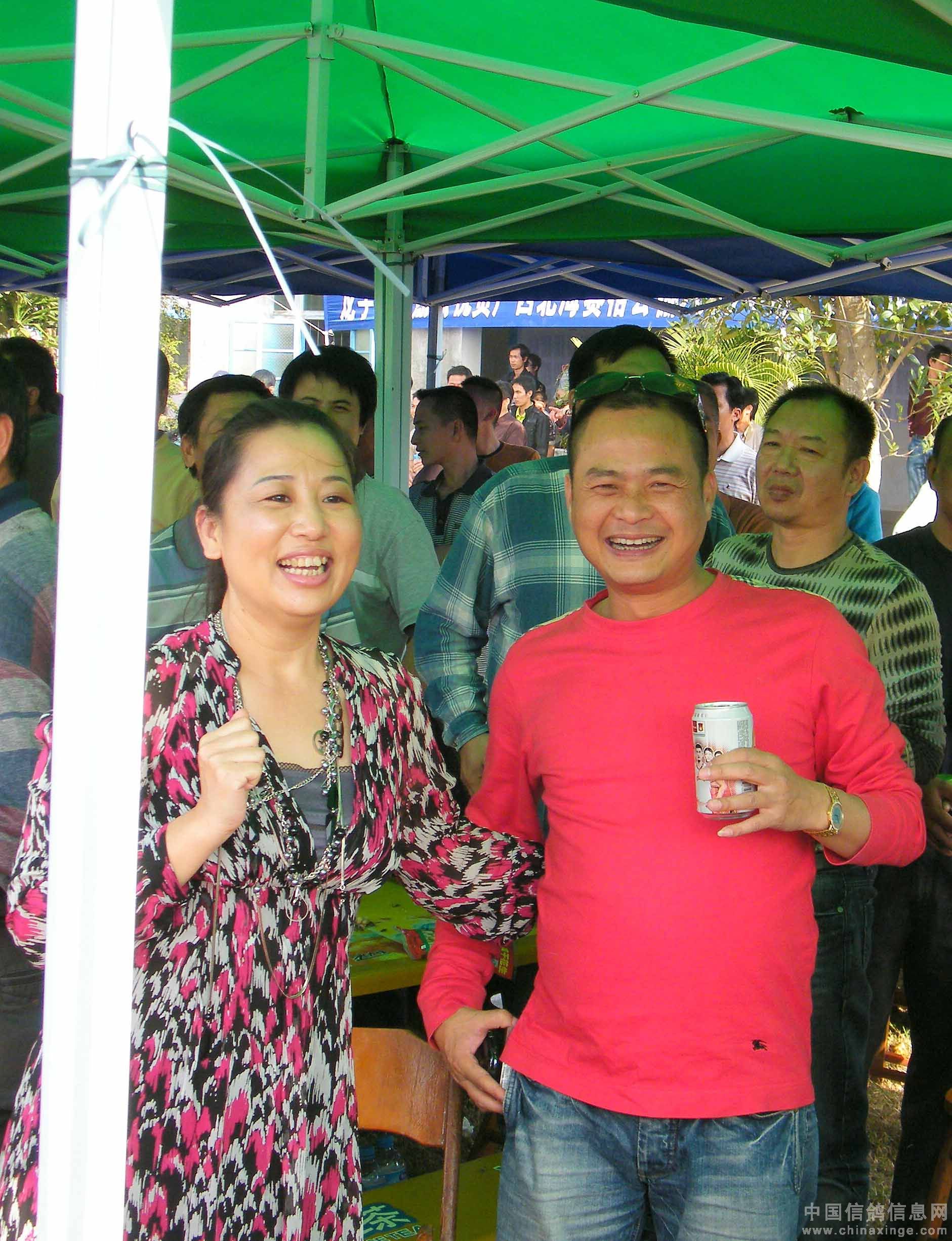 冠军终于产生,是广西柳州名家周裕军先生的鸽子,他就在一周前,刚刚